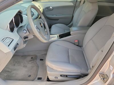 2010 Chevrolet Malibu Hybrid - Photo 4