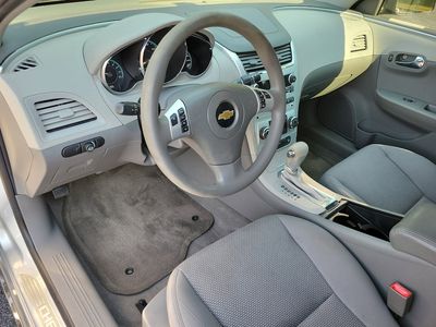 2010 Chevrolet Malibu Hybrid - Photo 3
