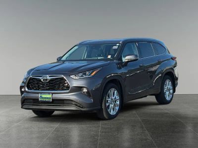 2023 Toyota Highlander — rear three-quarter view