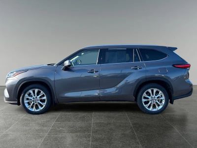 2023 Toyota Highlander — detail view