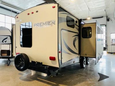 2017 Keystone RV Premier Ultra Lite - Photo 13