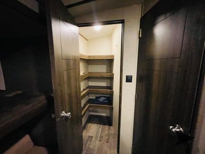 2017 Keystone RV Premier Ultra Lite - Photo 50