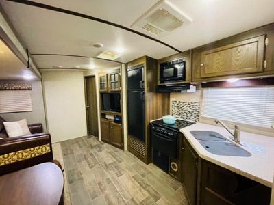 2017 Keystone RV Premier Ultra Lite - Photo 23