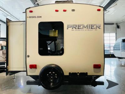 2017 Keystone RV Premier Ultra Lite - Photo 12