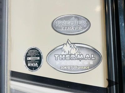 2017 Keystone RV Premier Ultra Lite - Photo 15