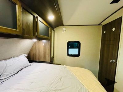 2017 Keystone RV Premier Ultra Lite - Photo 59