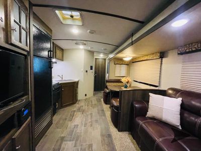 2017 Keystone RV Premier Ultra Lite - Photo 4