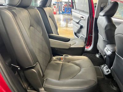 2022 Toyota Highlander - Photo 13