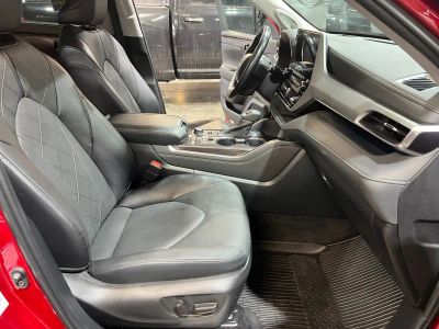 2022 Toyota Highlander - Photo 14