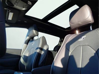 2026 Chrysler Pacifica — interior view