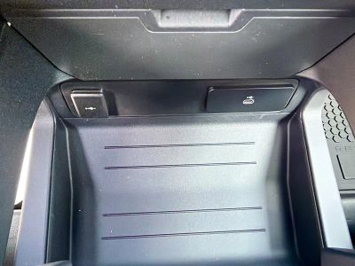 2026 Land Rover Defender 110 — photo 29 view