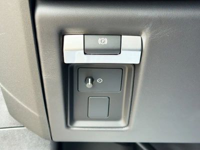2026 Land Rover Defender 110 — photo 34 view