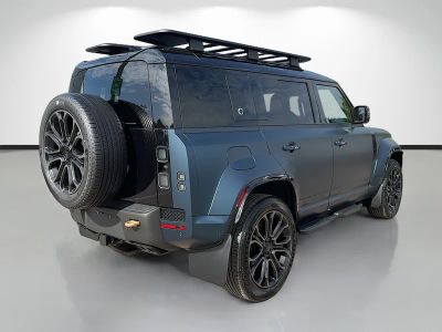 2026 Land Rover Defender 110 — detail view