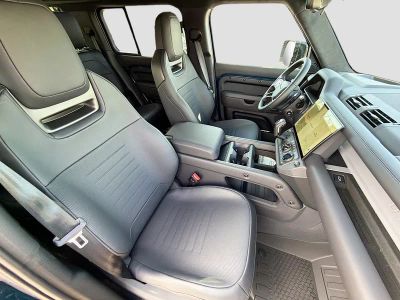 2026 Land Rover Defender 110 — photo 13 view