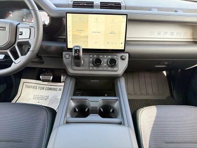 2026 Land Rover Defender 110 — photo 17 view