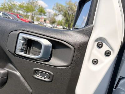 2026 Jeep Wrangler — photo 13 view