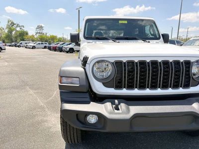 2026 Jeep Wrangler — photo 9 view