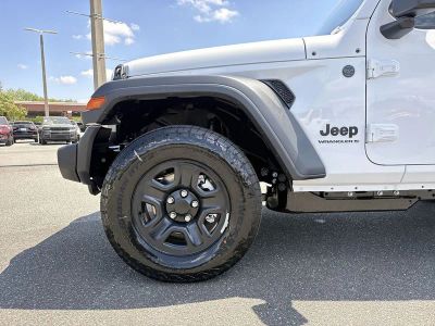 2026 Jeep Wrangler — photo 10 view