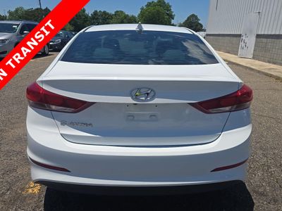 2017 Hyundai Elantra - Photo 5