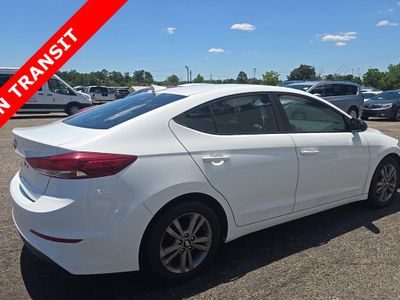 2017 Hyundai Elantra - Photo 4