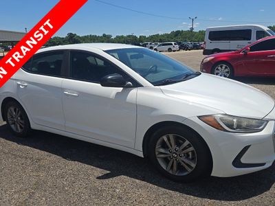 2017 Hyundai Elantra - Photo 3