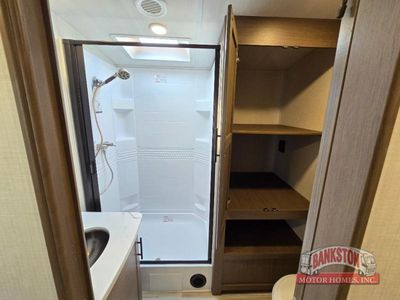 2026 Cougar Half-Ton 33RLI — photo 27 view