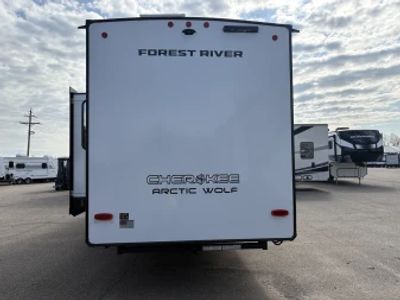2025 Forest River Cherokee Arctic Wolf - Photo 6