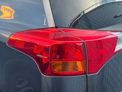 2013 Toyota RAV4 - Photo 13