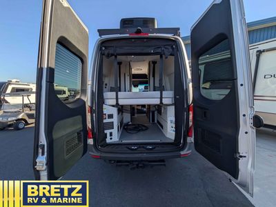 2025 Tiffin Motorhomes GH1 - Photo 3