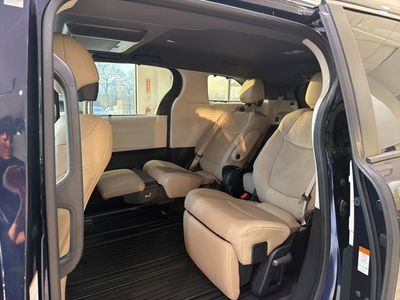 2023 Toyota Sienna Limited - Photo 21