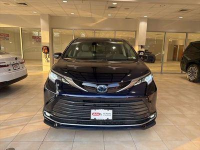 2023 Toyota Sienna Limited - Photo 10
