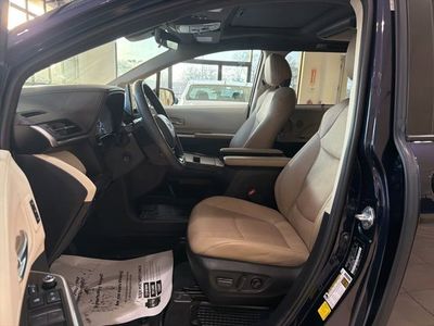 2023 Toyota Sienna Limited - Photo 11