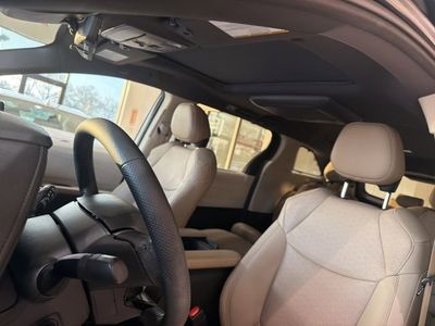 2023 Toyota Sienna Limited - Photo 12