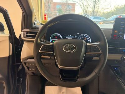 2023 Toyota Sienna Limited - Photo 18