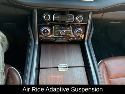 2024 GMC Yukon Denali Ultimate - Photo 19