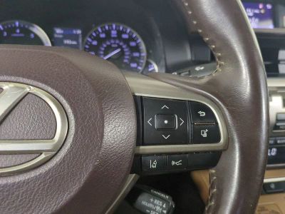 2018 Lexus ES — photo 31 view