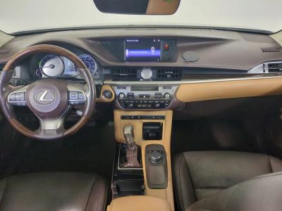 2018 Lexus ES — photo 16 view