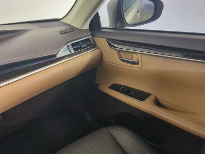 2018 Lexus ES — photo 18 view