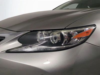 2018 Lexus ES — photo 10 view