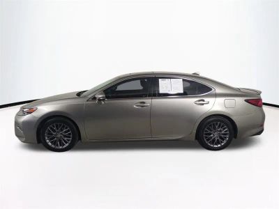 2018 Lexus ES — photo 8 view