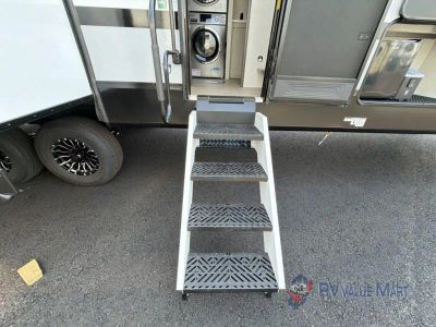 2027 Forest River RV Cherokee Arctic Wolf — photo 17 view