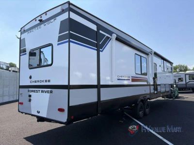 2027 Forest River RV Cherokee Arctic Wolf — photo 8 view