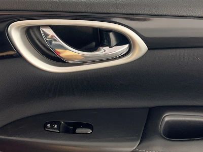 2019 Nissan Sentra — photo 28 view