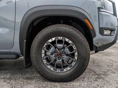 2026 Nissan Frontier — photo 12 view