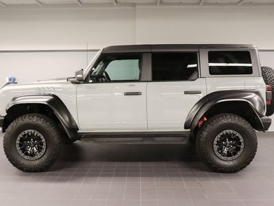 2023 Ford Bronco - Photo 2