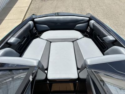 2025 Axis A20 - Photo 15