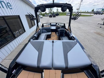2025 Axis A20 - Photo 9