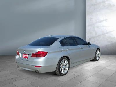 2016 BMW 5 Series — engine compartment view