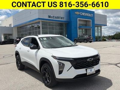 2026 Chevrolet Trax 1TU58 — front three-quarter view
