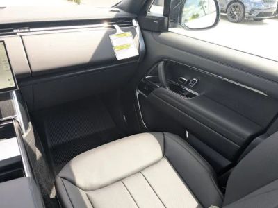 2026 Land Rover Range Rover — photo 17 view